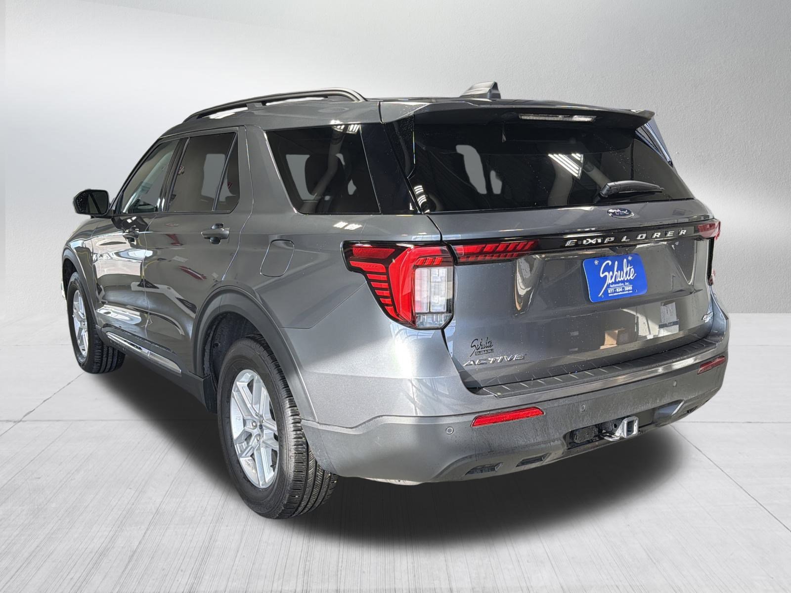 Used 2025 Ford Explorer Active image 5