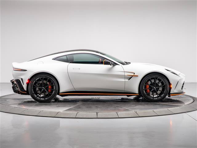 Used 2025 Aston Martin V8 Vantage Coupe RWD image 13