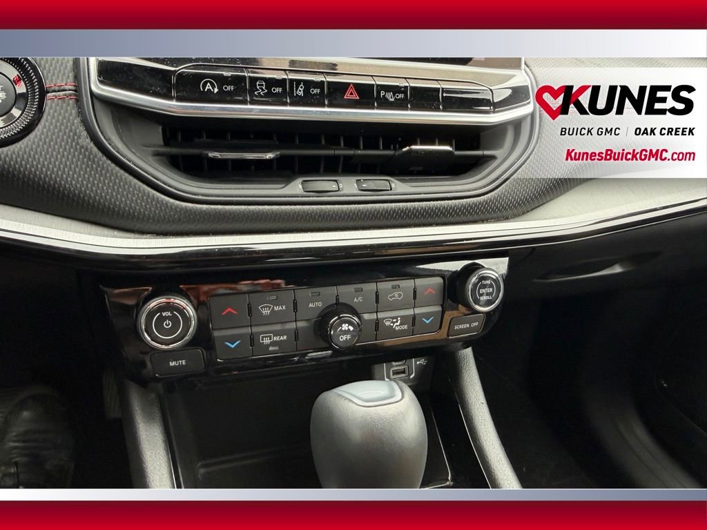 Used 2025 Jeep Compass Trailhawk AWD/4WD image 17