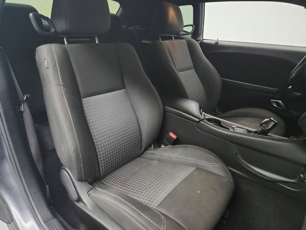 Used 2020 Dodge Challenger SXT RWD image 35