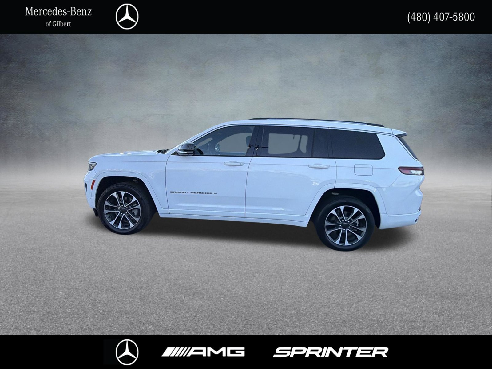 Used 2022 Jeep Grand Cherokee L Overland w/ Advanced Protech Group III AWD/4WD image 2