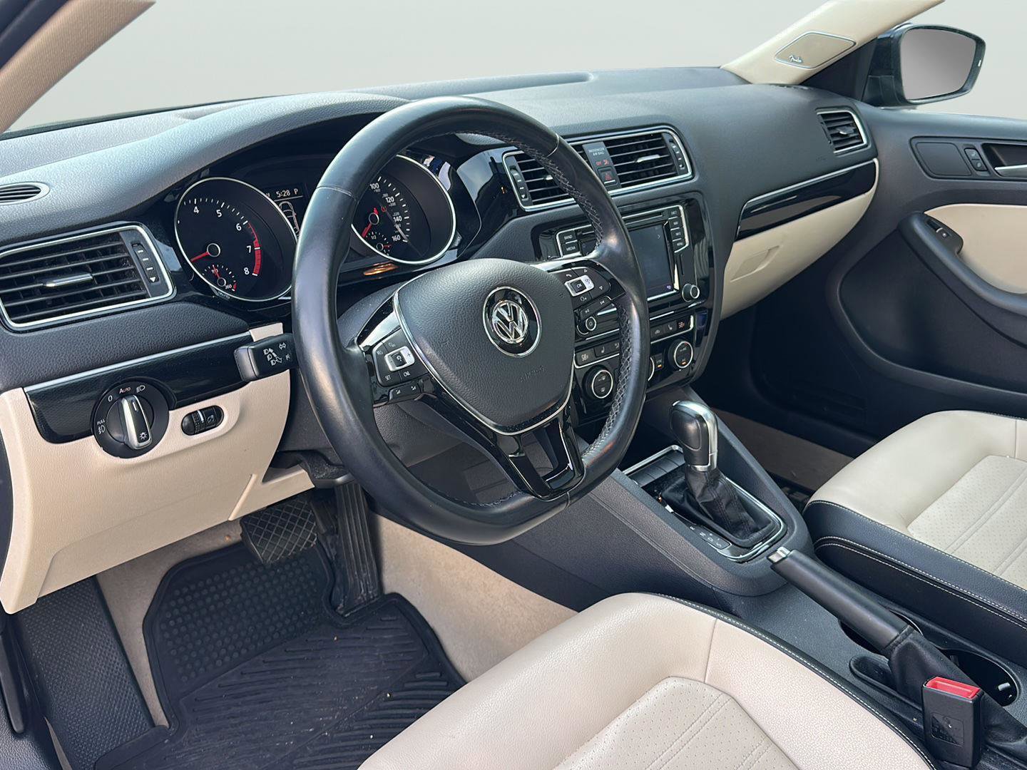 Used 2016 Volkswagen Jetta SEL Premium w/ Lighting Package image 13