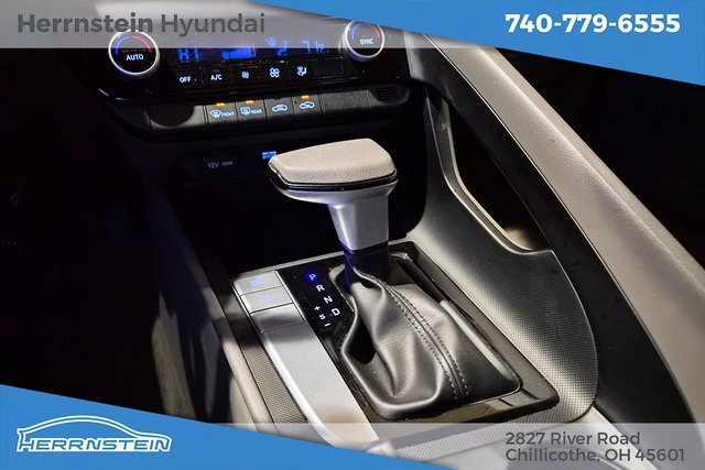 Used 2024 Hyundai Elantra SEL image 11