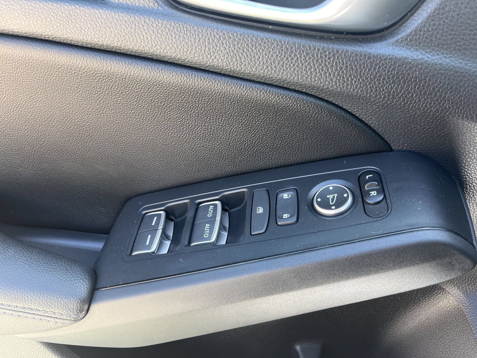 Used 2024 Honda Civic EX-L image 8
