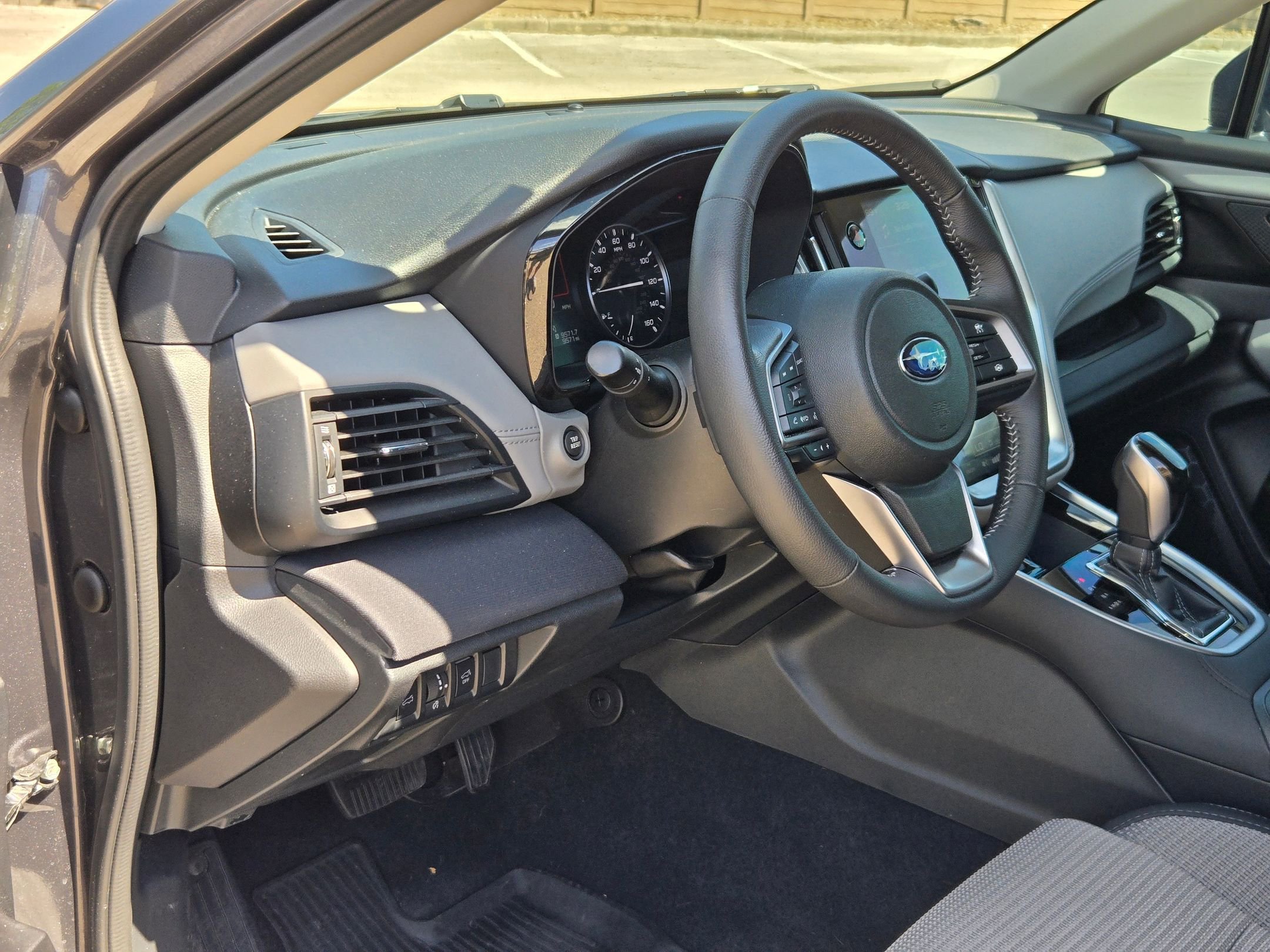Used 2025 Subaru Outback Premium AWD/4WD image 14