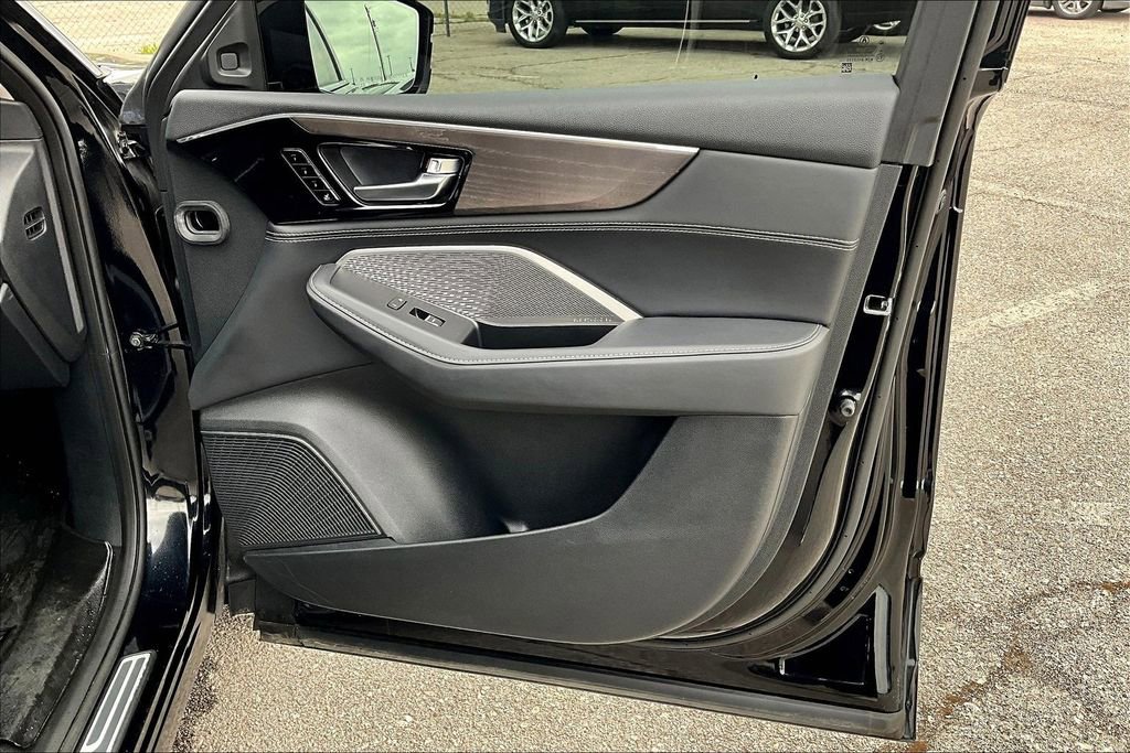 Used 2023 Acura MDX SH-AWD w/ Advance Package image 24