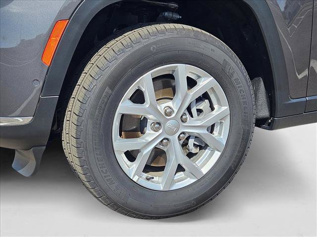 New 2024 Jeep Grand Cherokee L Limited w/ Luxury Tech Group II AWD/4WD image 10
