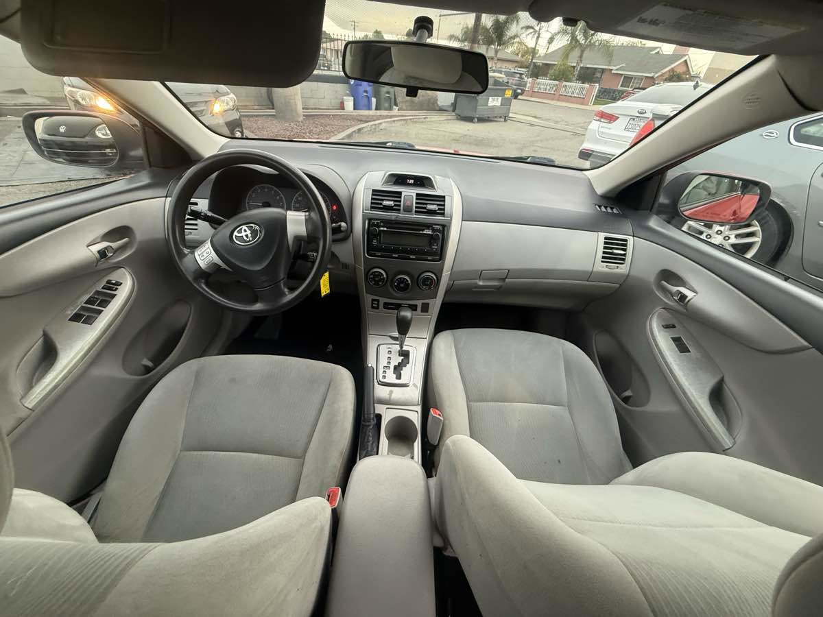 Used 2012 Toyota Corolla LE image 33
