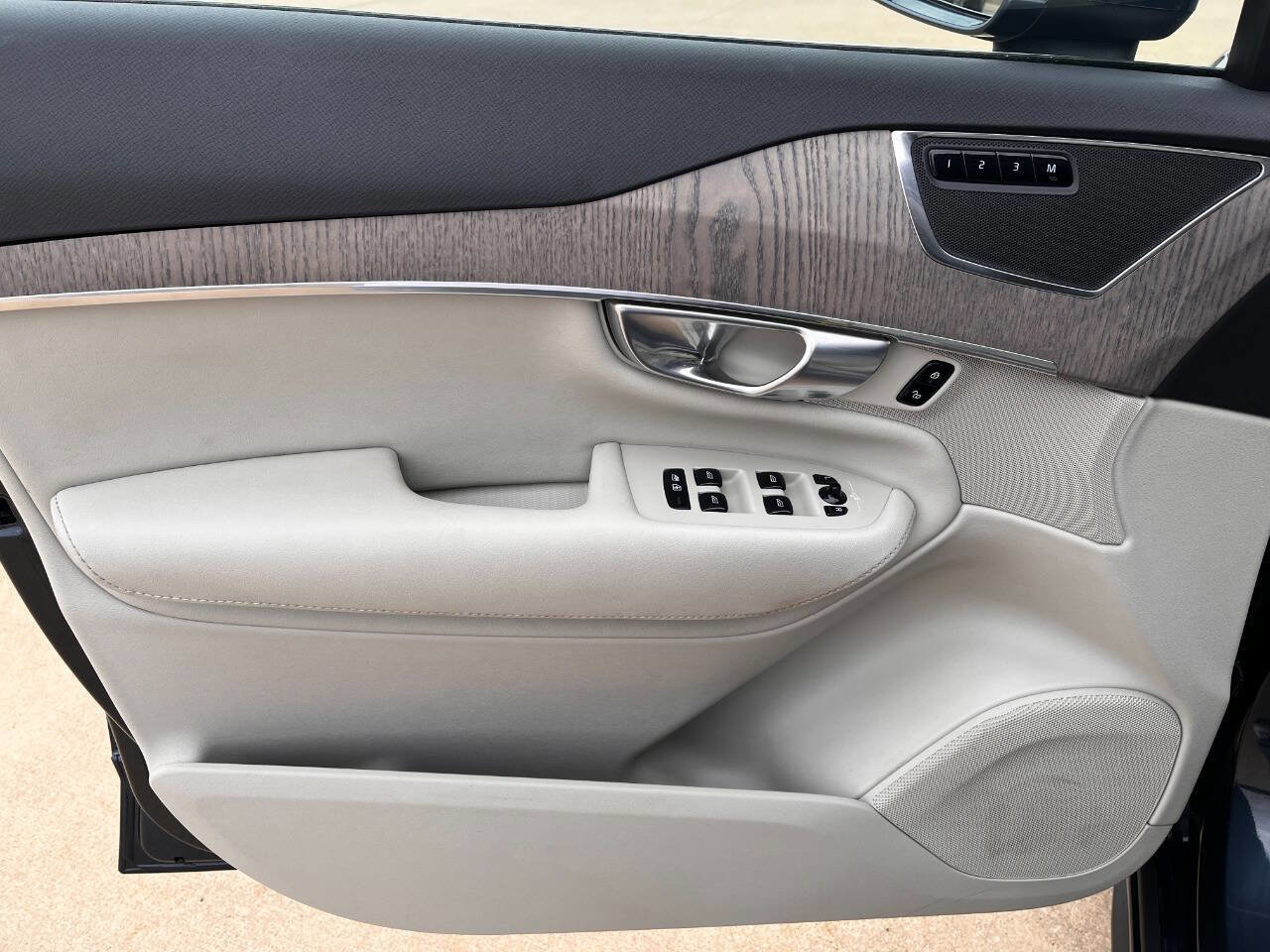 Used 2023 Volvo XC90 B6 Plus w/ Protection Package Premier image 7