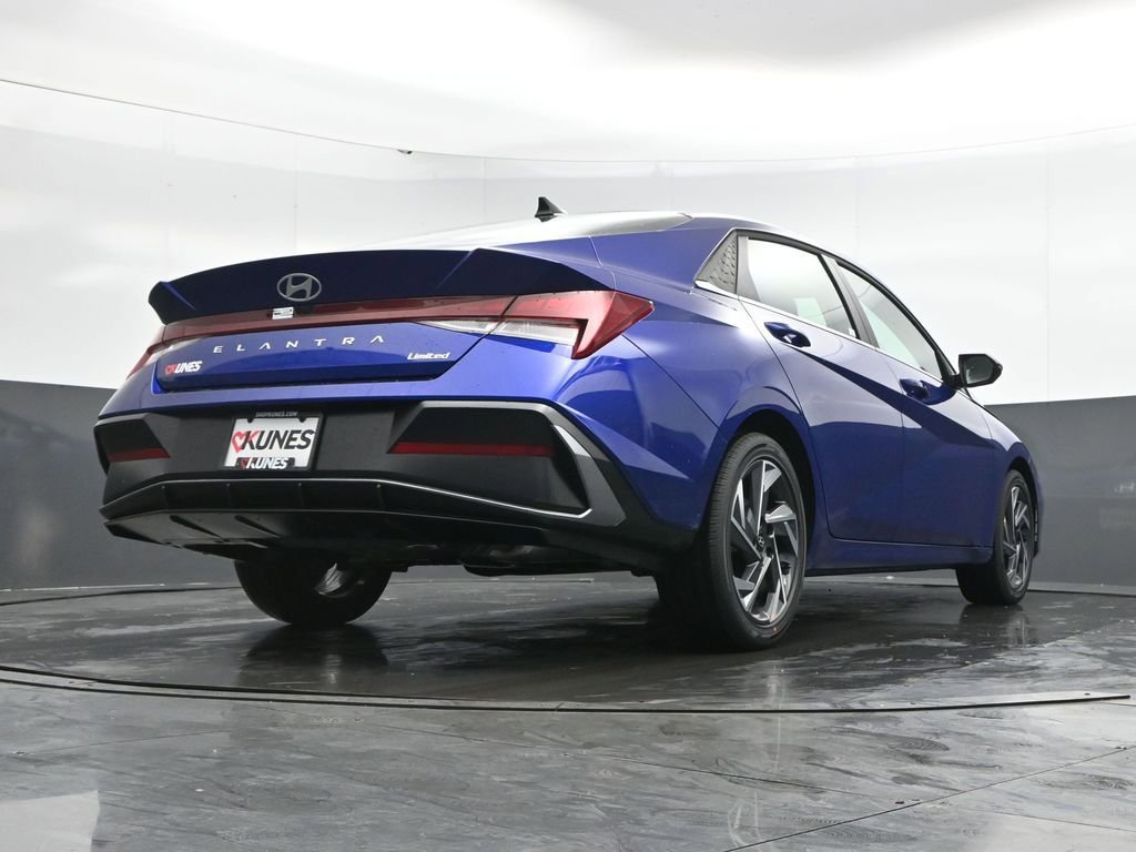 New 2026 Hyundai Elantra Limited image 43