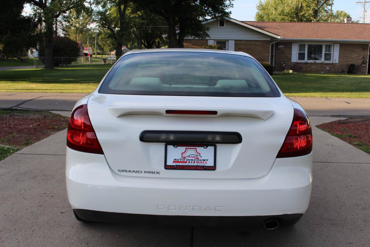 Used 2008 Pontiac Grand Prix w/ Preferred Package FWD image 8