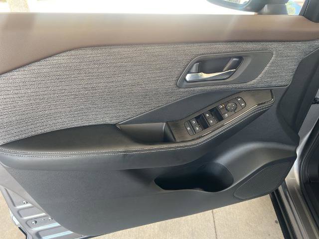 Certified 2023 Nissan Rogue SV image 7
