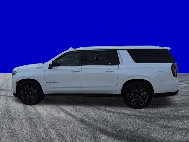 Used 2024 Chevrolet Suburban High Country AWD/4WD image 7