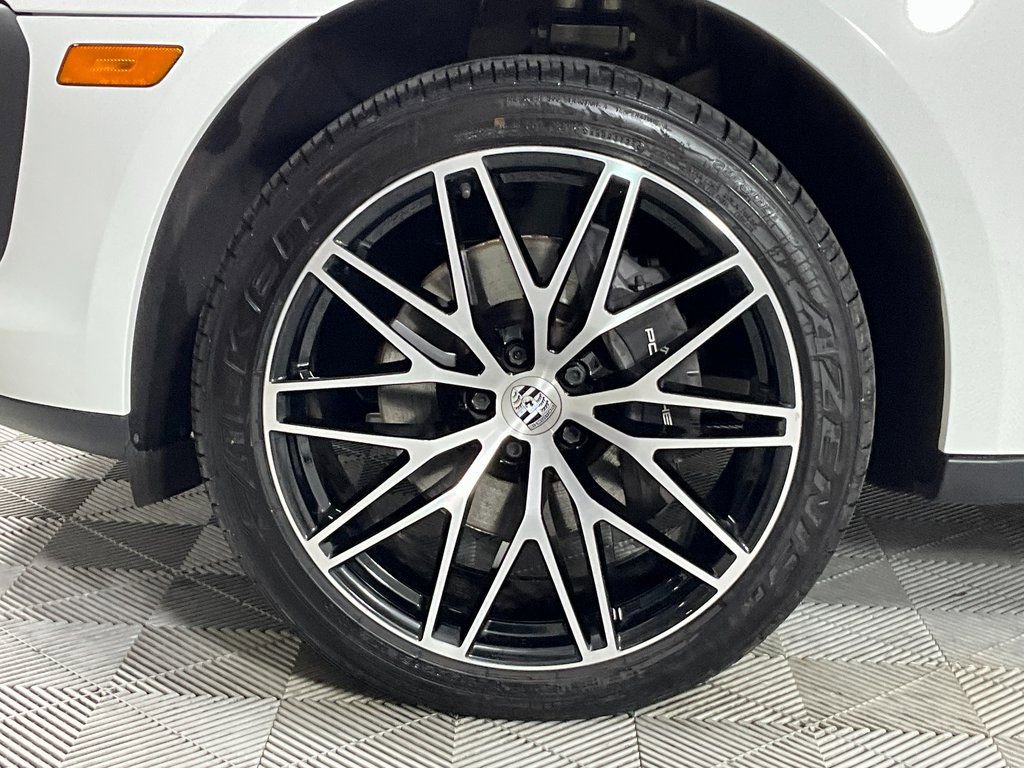 Used 2022 Porsche Macan AWD/4WD image 29