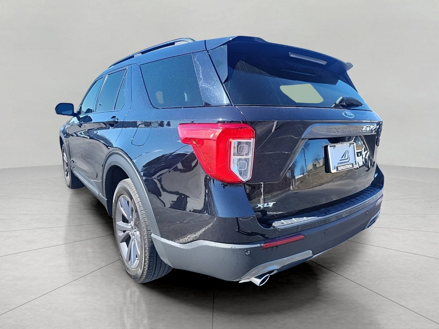 Certified 2023 Ford Explorer XLT w/ Equipment Group 202A AWD/4WD image 10