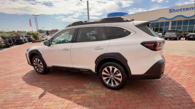 Used 2025 Subaru Outback Touring AWD/4WD image 7