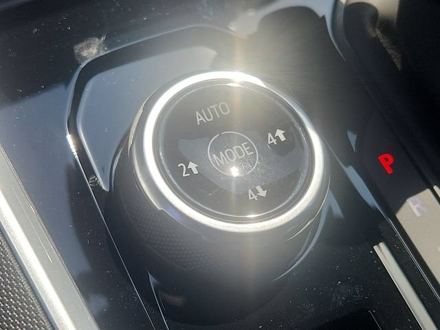 New 2026 Chevrolet Colorado Trail Boss w/ Midnight Edition AWD/4WD image 15