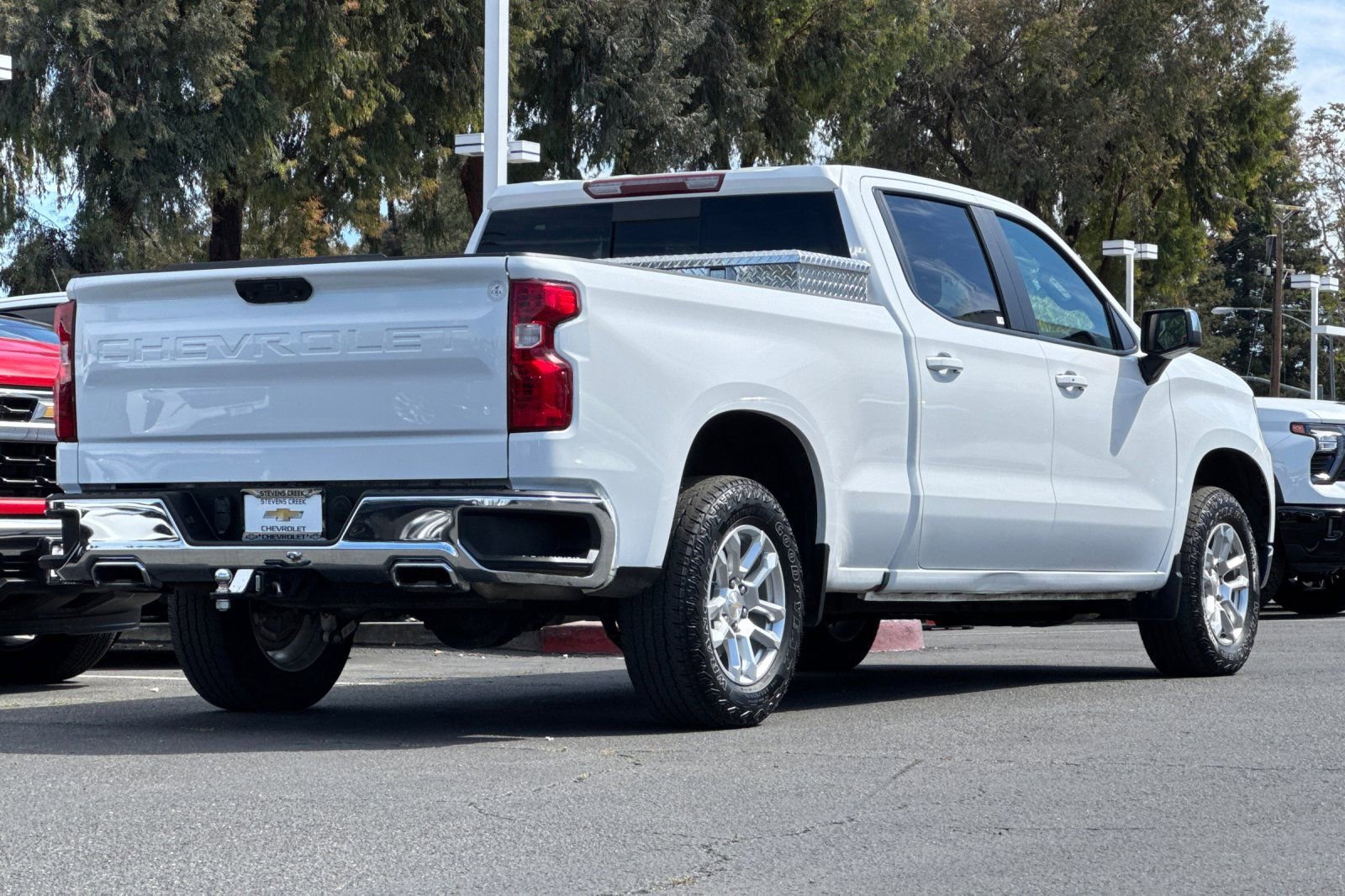 Used 2024 Chevrolet Silverado 1500 LT image 5