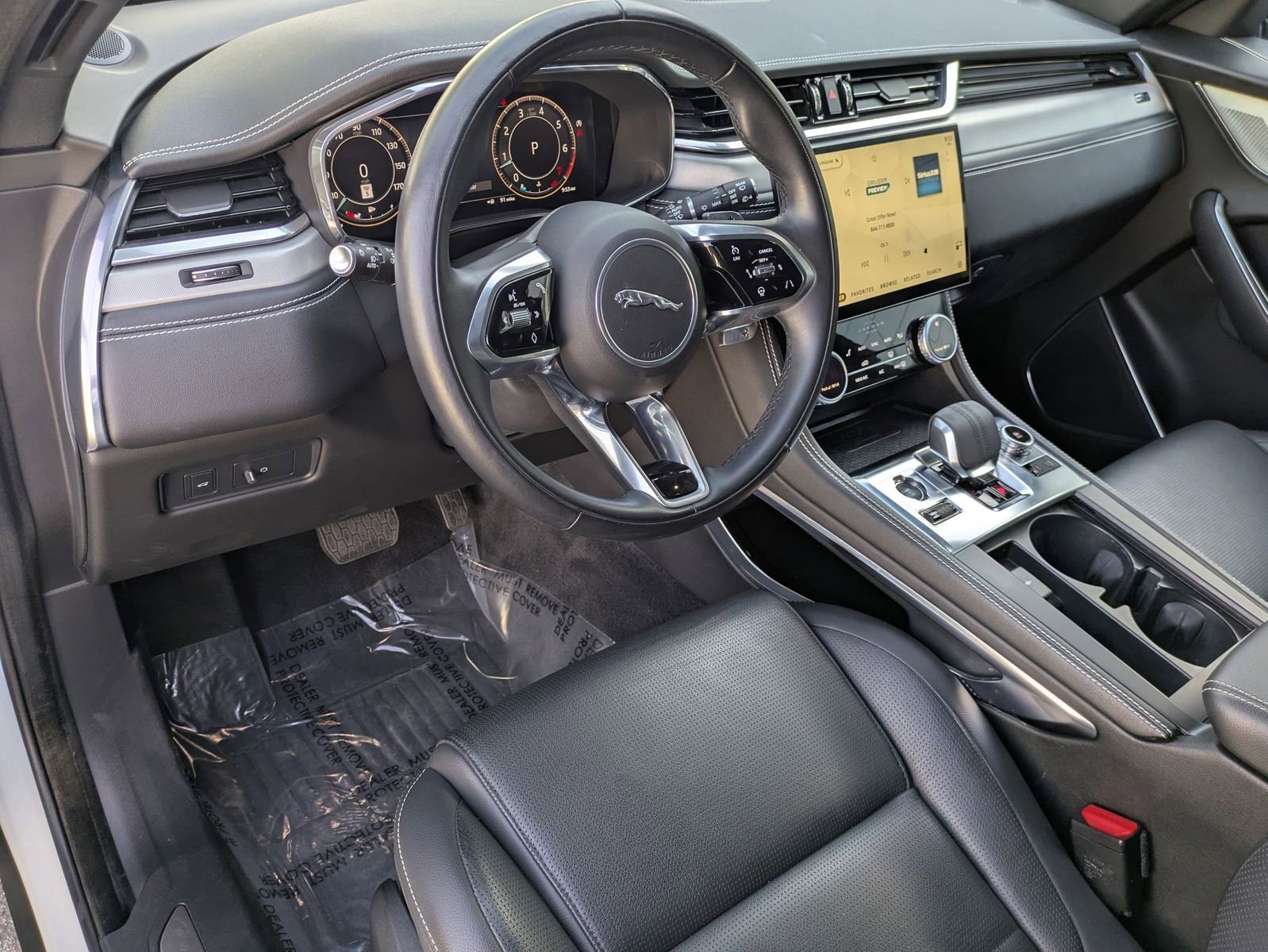 Used 2024 Jaguar F-PACE R-Dynamic S image 11