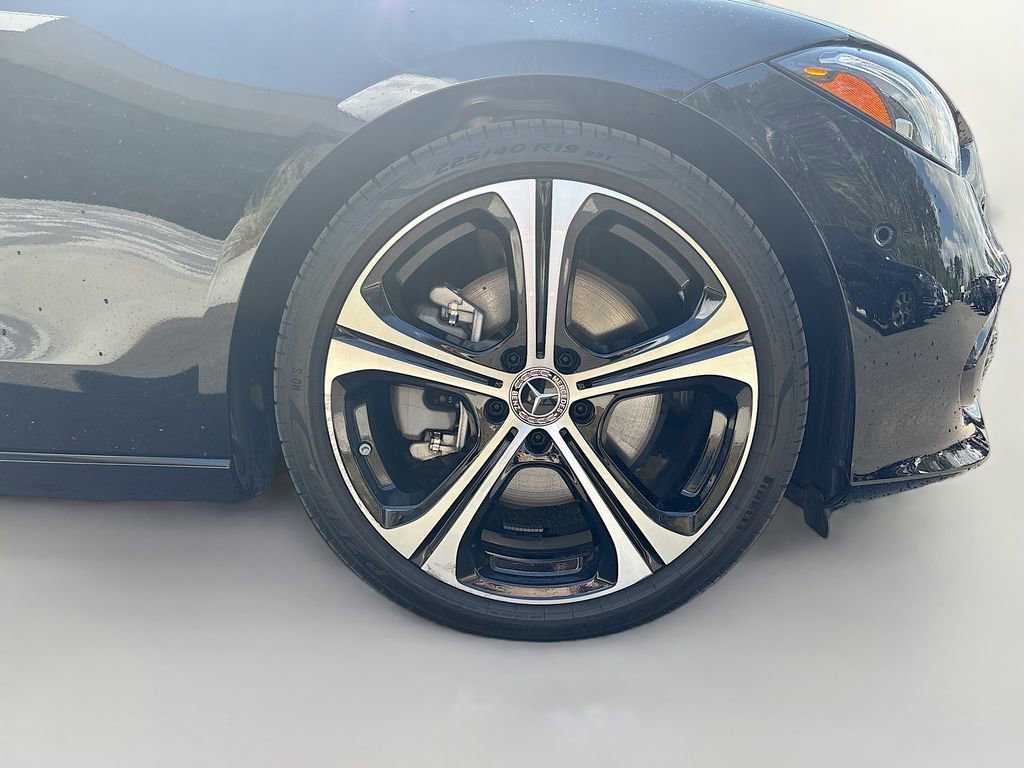 Used 2024 Mercedes-Benz C 300 Sedan image 11