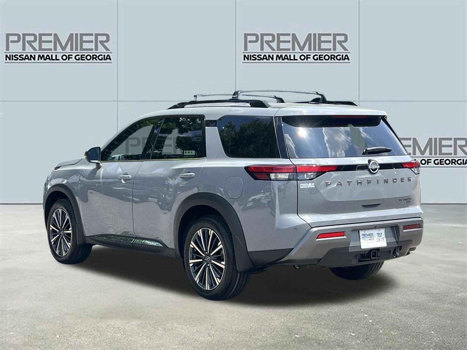 New 2026 Nissan Pathfinder Platinum AWD/4WD image 24