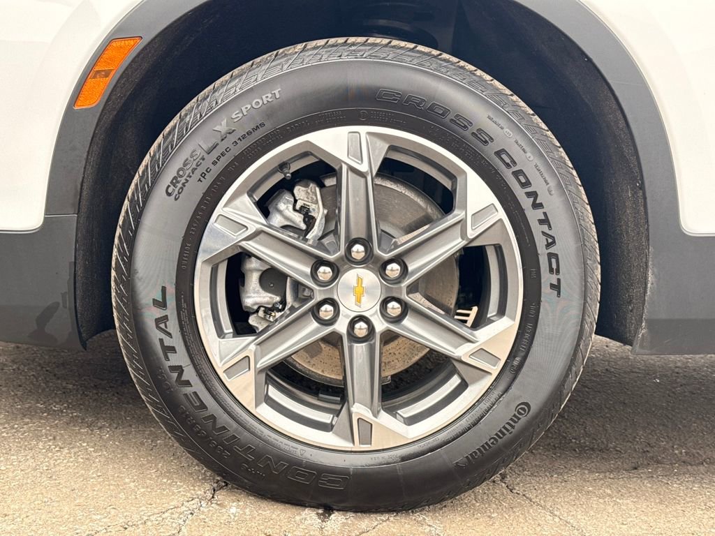 Used 2025 Chevrolet Blazer LT FWD image 10