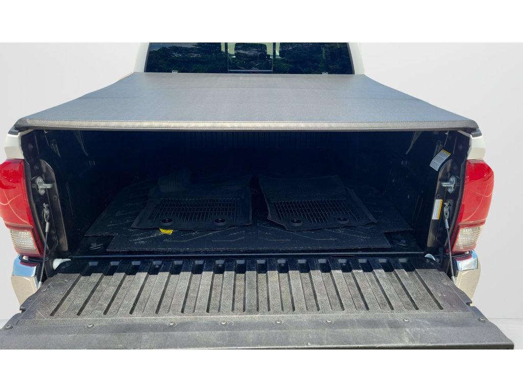 Certified 2021 Toyota Tacoma SR5 AWD/4WD image 9
