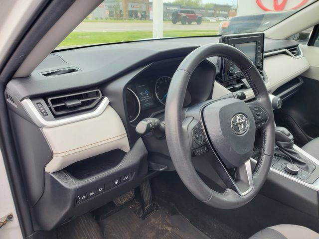 Used 2021 Toyota RAV4 XLE w/ Convenience Package AWD/4WD image 18