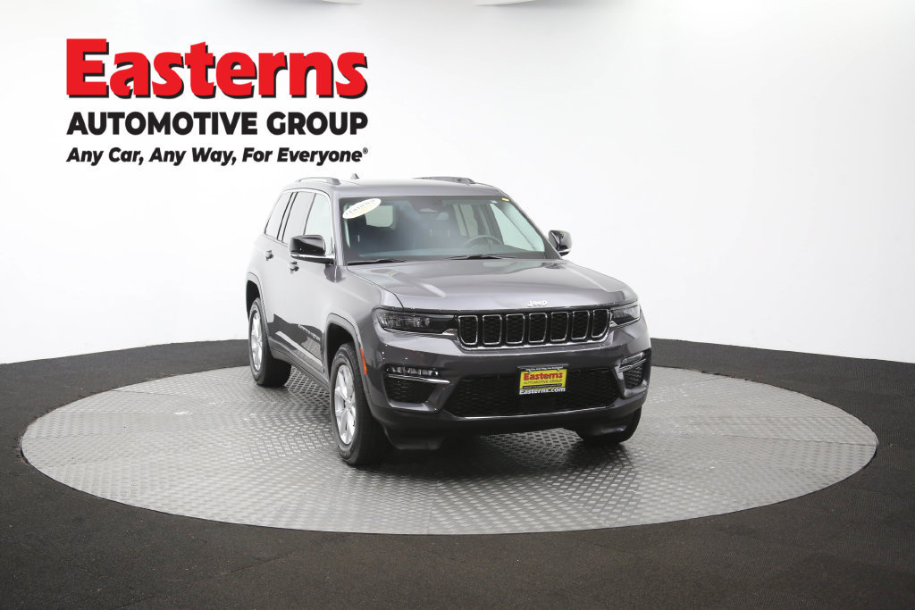 Used 2023 Jeep Grand Cherokee Limited AWD/4WD image 56