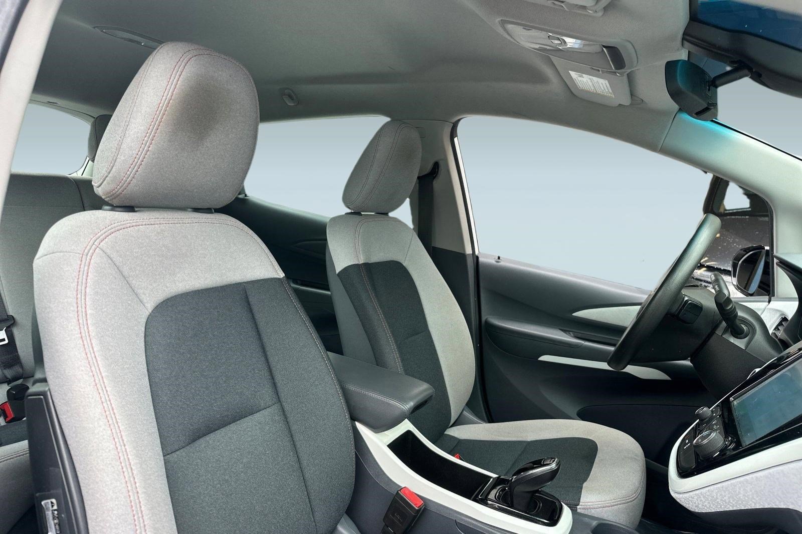 Used 2020 Chevrolet Bolt LT image 30