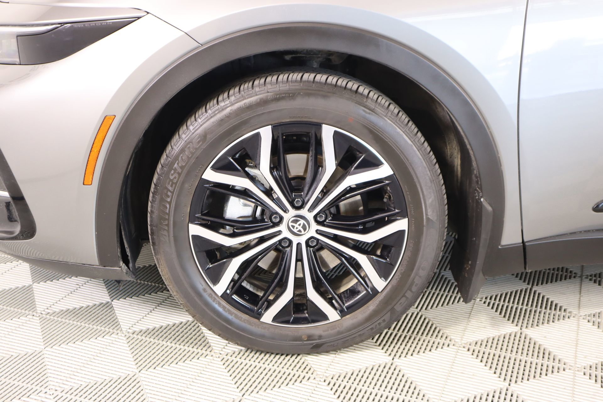 Used 2024 Toyota Crown Limited image 17