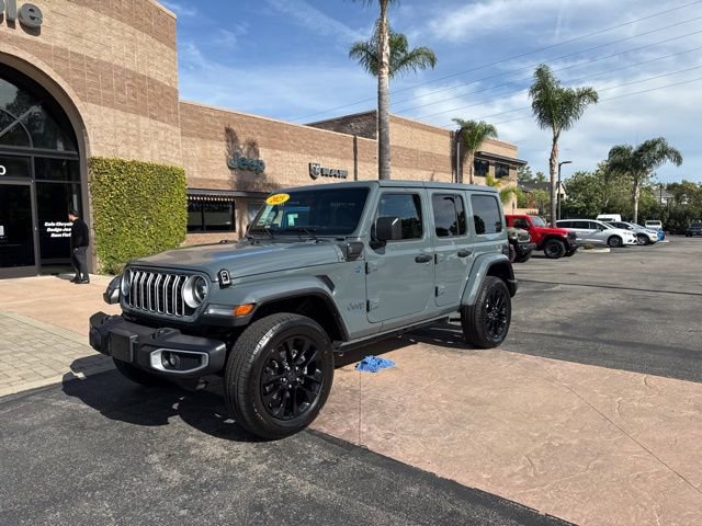 Used 2025 Jeep Wrangler Unlimited Sahara w/ Safety Group image 2