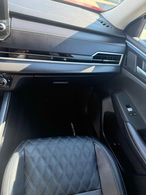 Used 2024 Mitsubishi Outlander SEL image 33