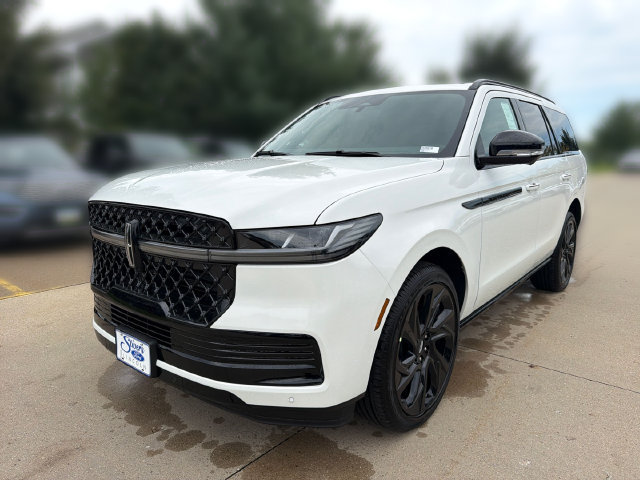 New 2027 Lincoln Navigator Reserve w/ Jet Appearance Package AWD/4WD image 11