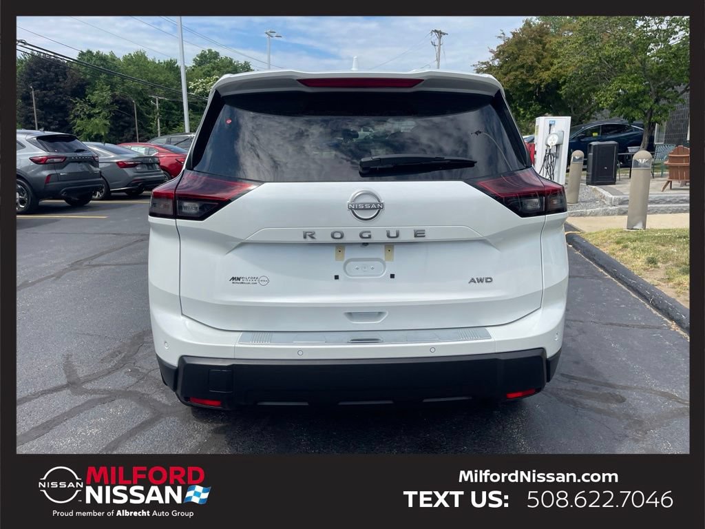 Used 2025 Nissan Rogue SV AWD/4WD image 4