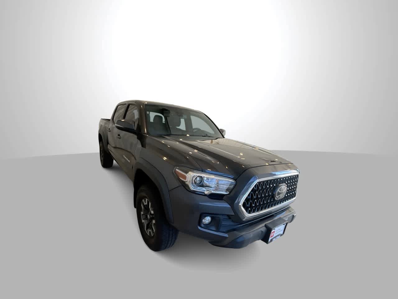 Used 2018 Toyota Tacoma TRD Off-Road AWD/4WD image 2