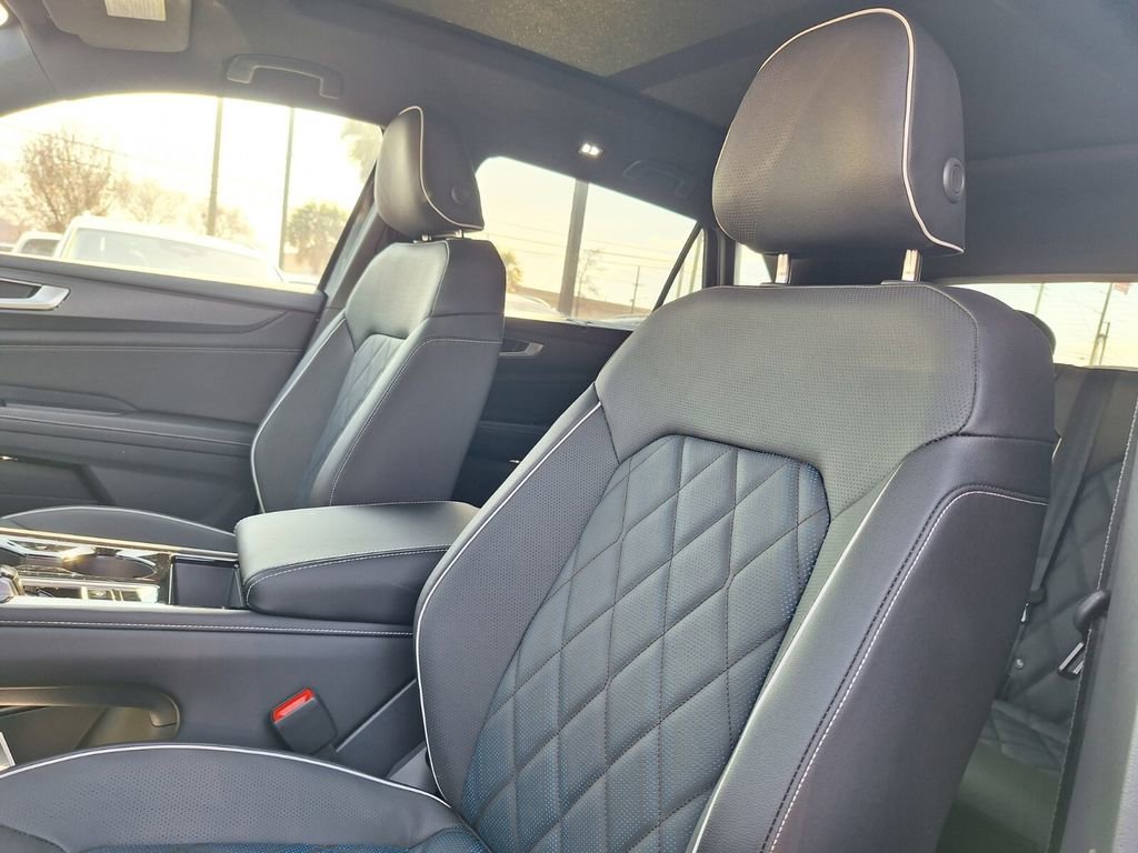 New 2026 Volkswagen Atlas Cross Sport SEL Premium R-Line image 11