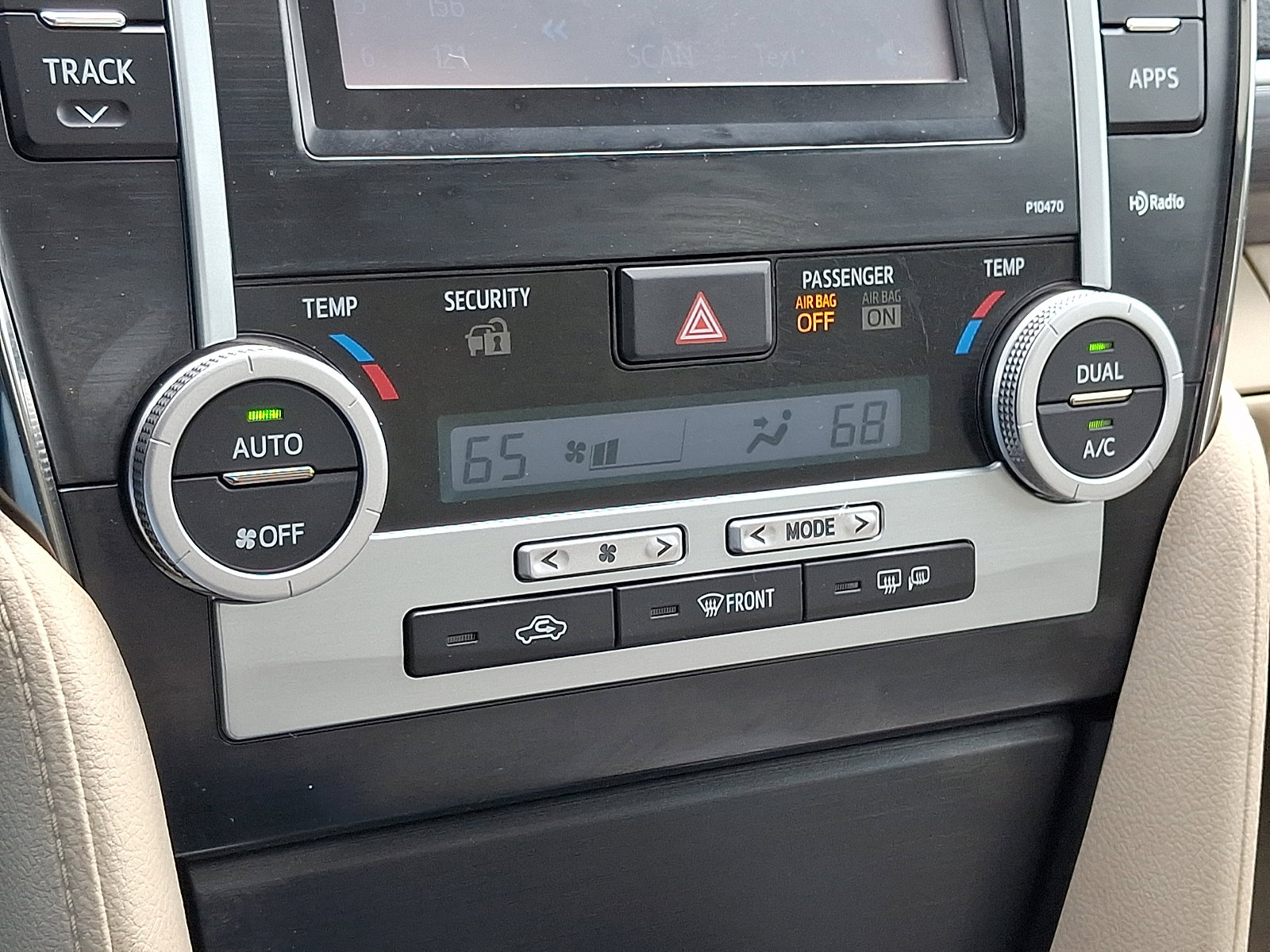 Used 2014 Toyota Camry XLE w/ Leather Package FWD image 17