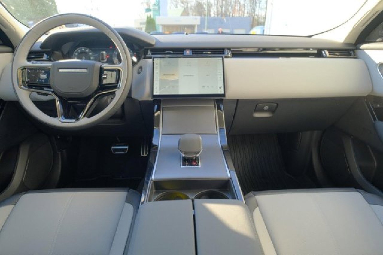 New 2025 Land Rover Range Rover Velar Dynamic SE image 21