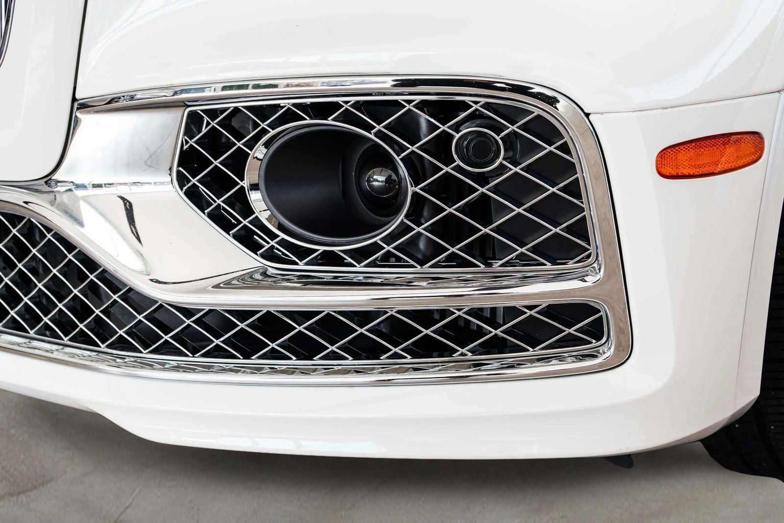 Used 2023 Bentley Flying Spur Azure AWD/4WD image 76