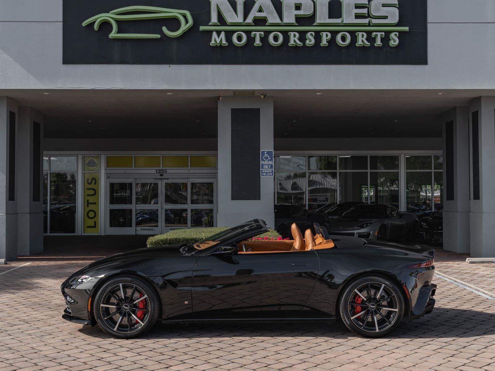 Used 2021 Aston Martin V8 Vantage Roadster RWD image 23