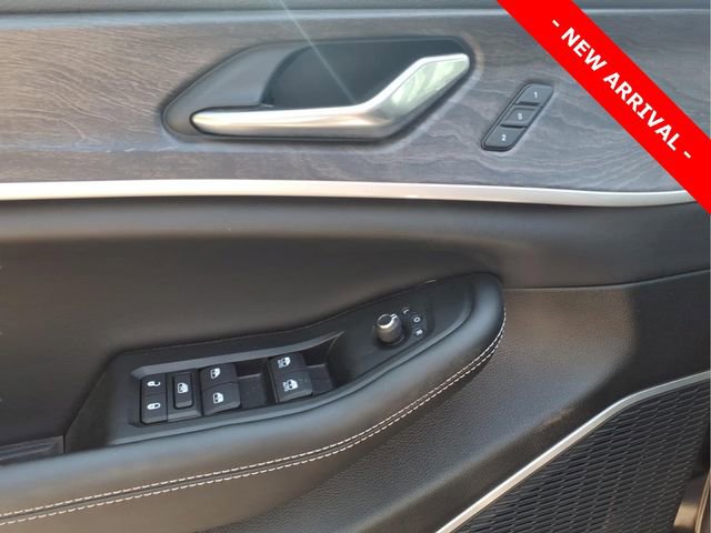 Used 2026 Jeep Grand Cherokee Limited w/ Luxury Tech Group II AWD/4WD image 14