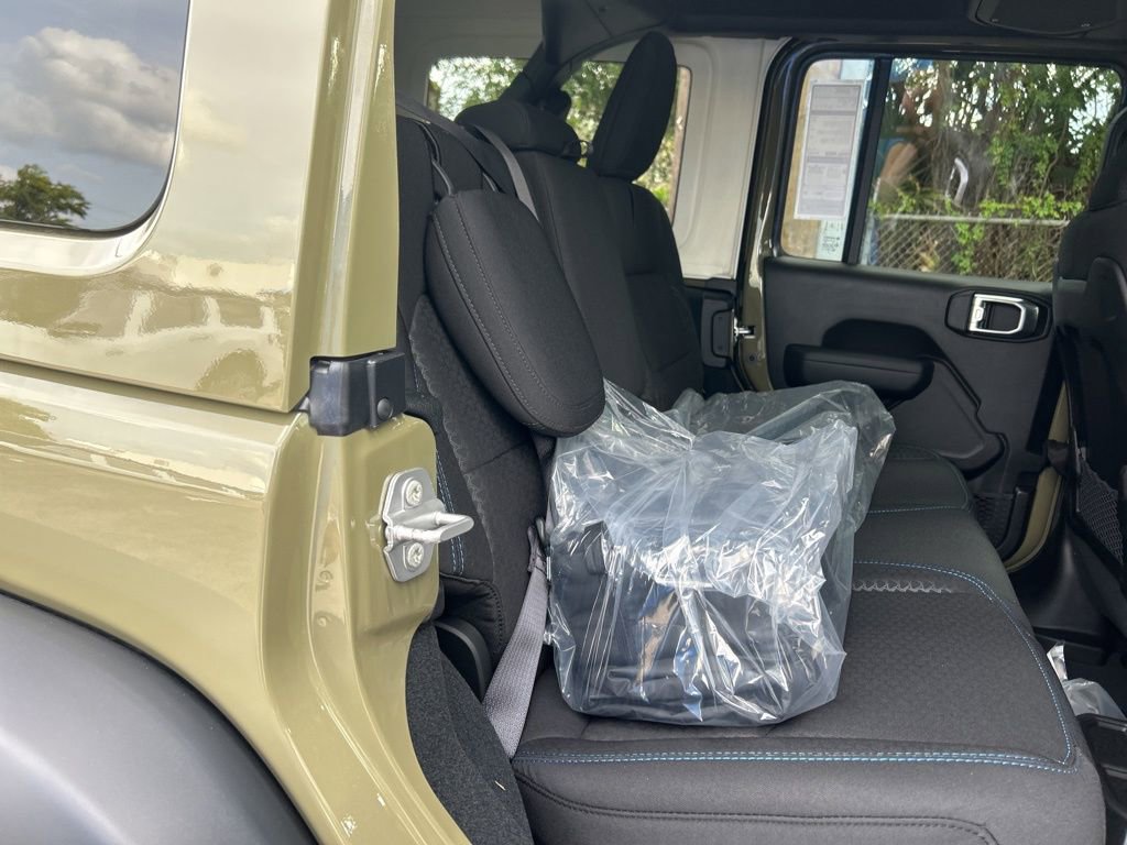 New 2025 Jeep Wrangler Unlimited Rubicon 4xe w/ Safety Group image 28