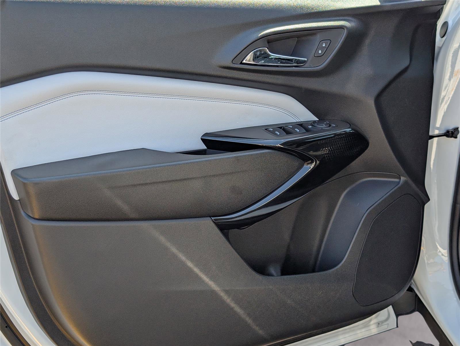 New 2026 Chevrolet Trax LT w/ LT Convenience Package image 32