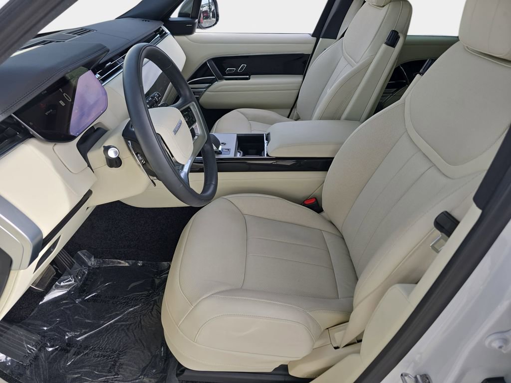 Certified 2025 Land Rover Range Rover SE AWD/4WD image 16