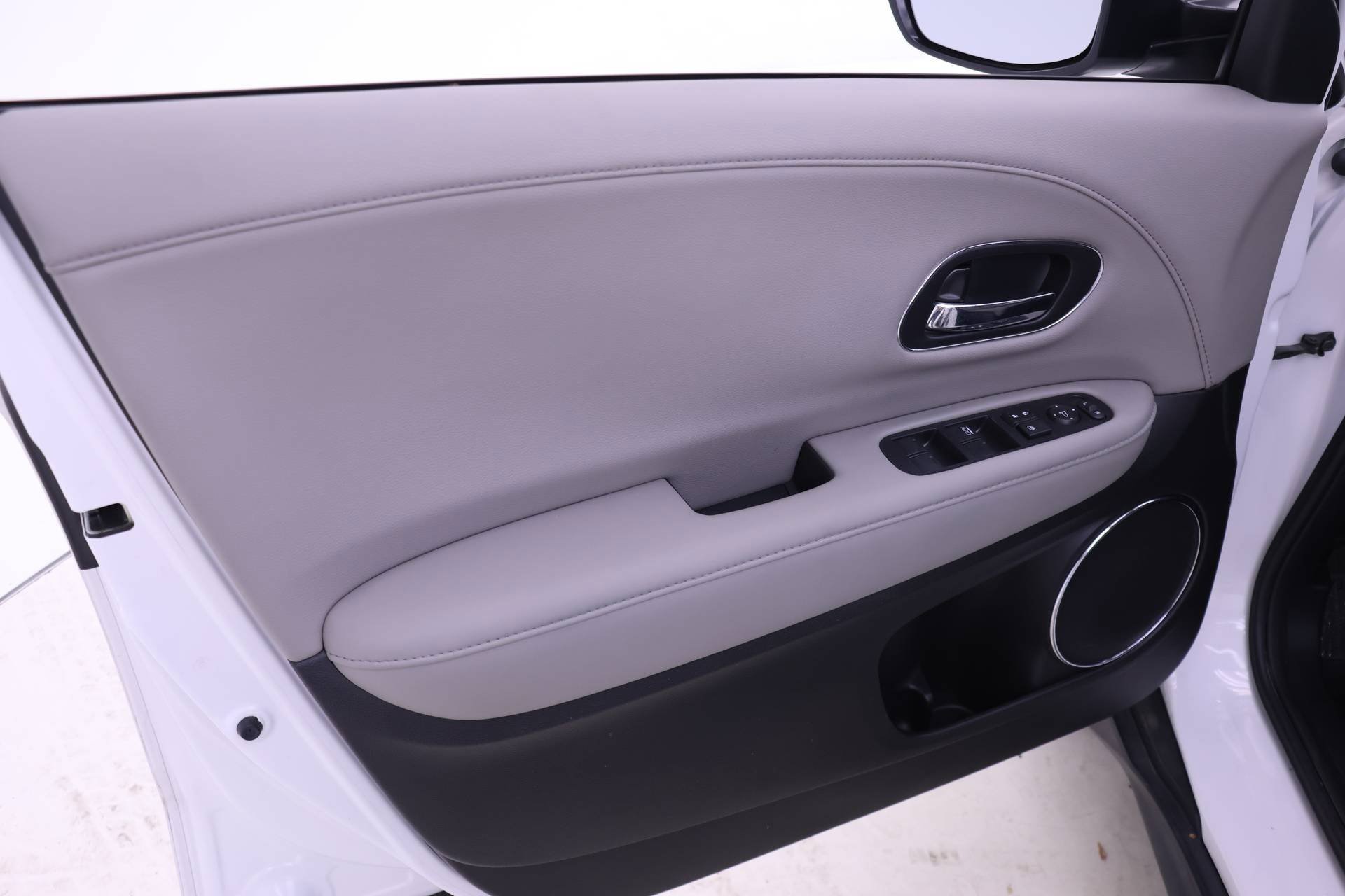 Used 2022 Honda HR-V EX-L image 8