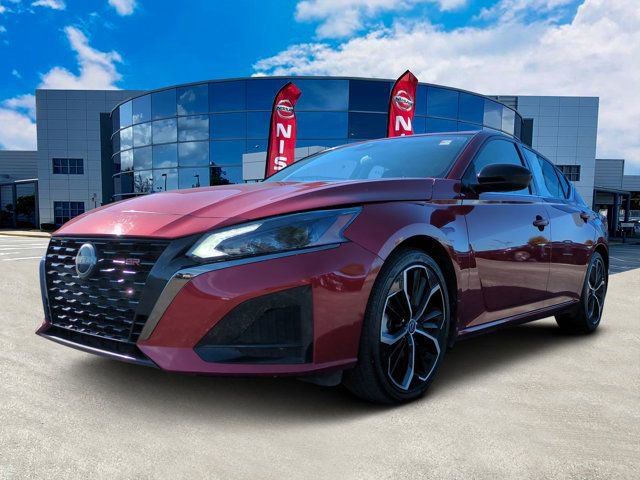 Certified 2023 Nissan Altima 2.5 SR w/ SR Premium Package FWD image 8
