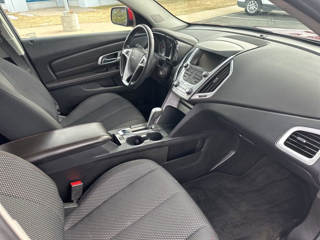 Used 2015 GMC Terrain SLE image 28