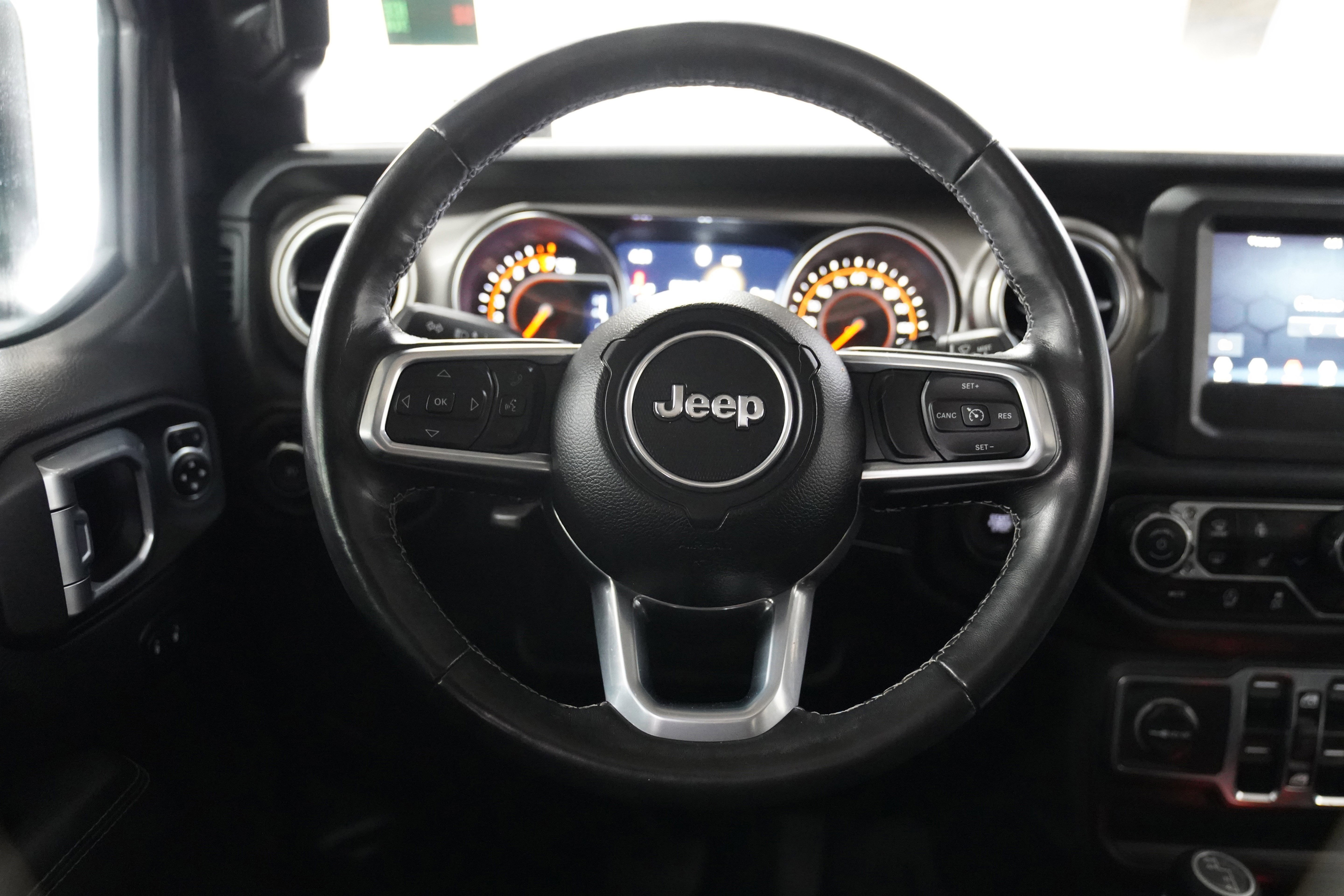 Used 2021 Jeep Wrangler Unlimited Sahara w/ Dual Top Group AWD/4WD image 18