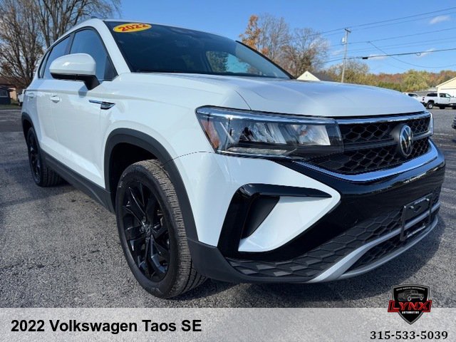 Used 2022 Volkswagen Taos SE w/ Panoramic Sunroof Package image 7